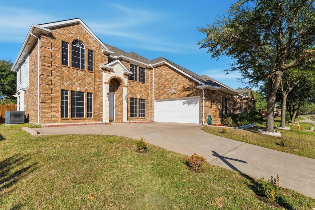 2117 Trickling Creek Drive, Garland