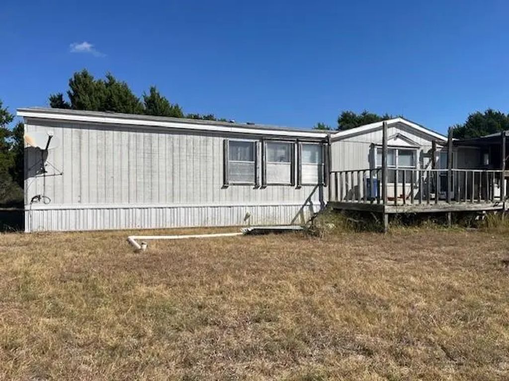 105 Private Road 2487, Hico