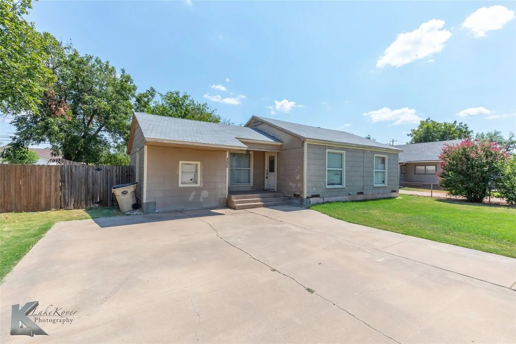 1507 Avenue M, Anson