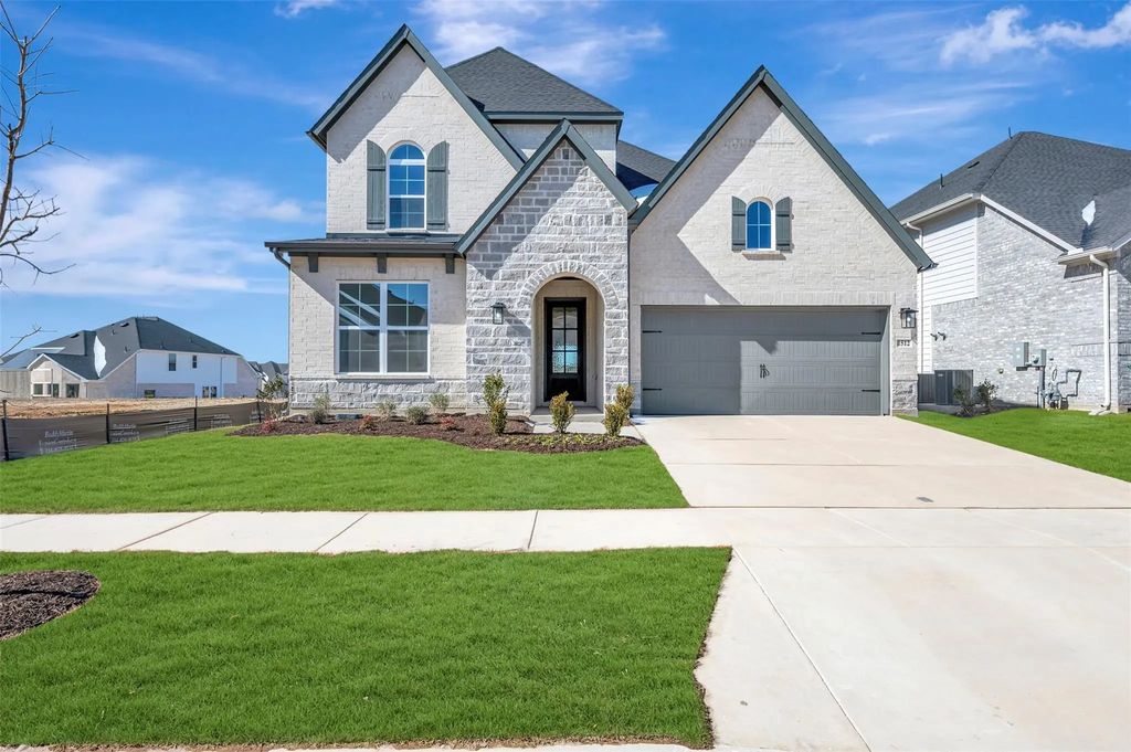 1512 Venture Drive, Northlake