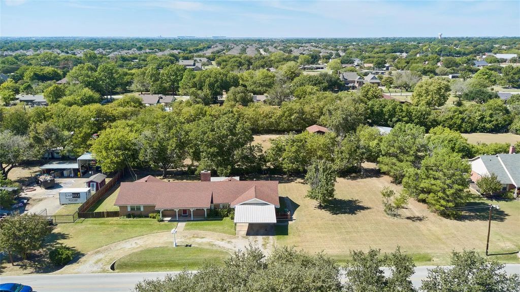 6825 Meadow Road, North Richland Hills