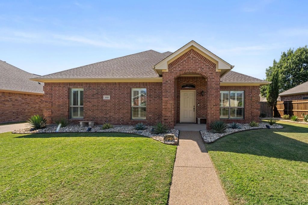 215 Indigo Way, Waxahachie