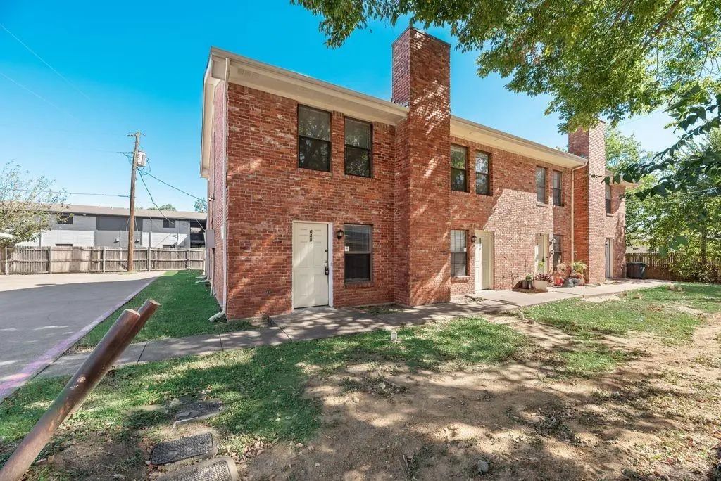 648 S Rogers Road 648, Irving