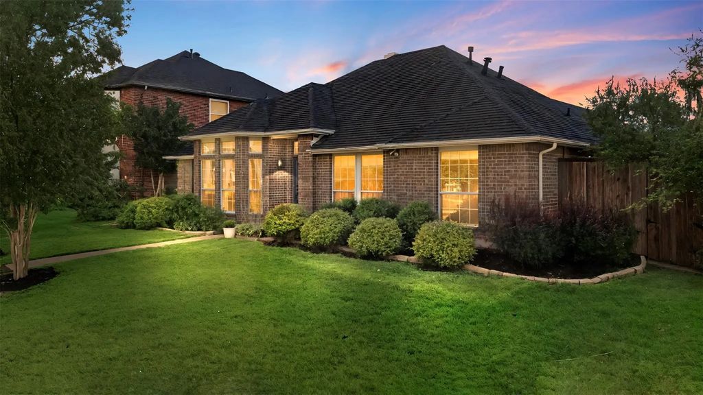1500 Mission Ridge Trail, Carrollton