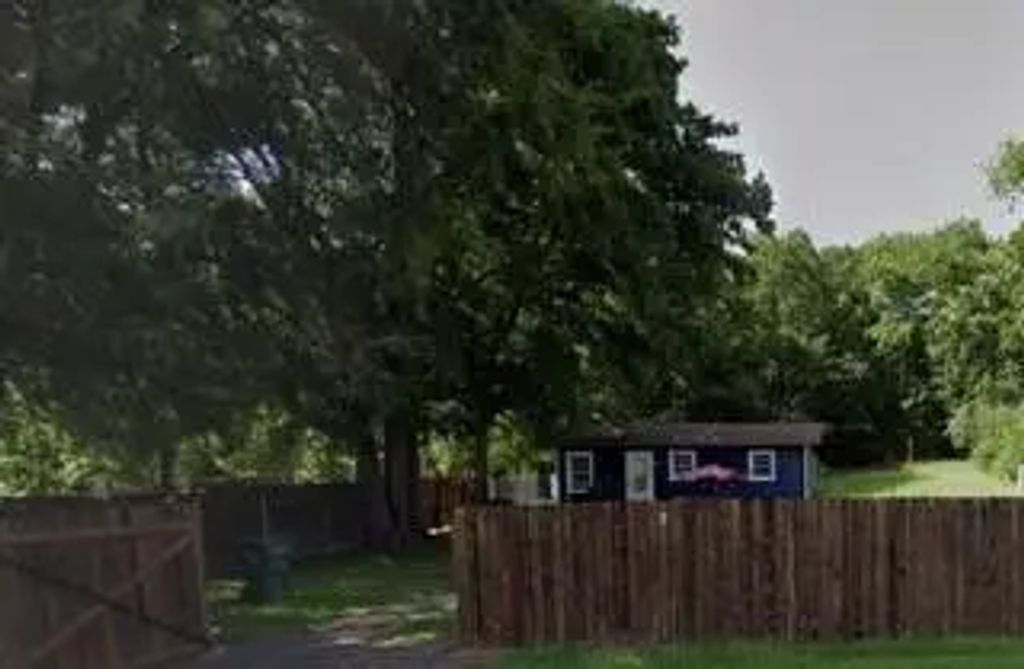 304 W Main Street, Naples