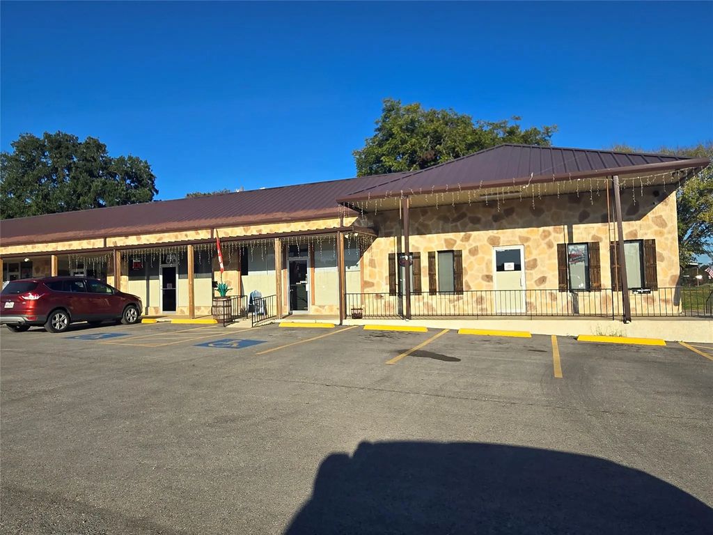 519 E Garland Street 101, Grand Saline