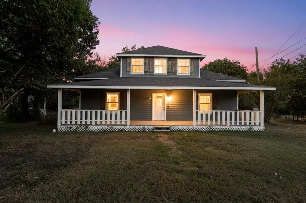 200 Dunn Street, Waxahachie