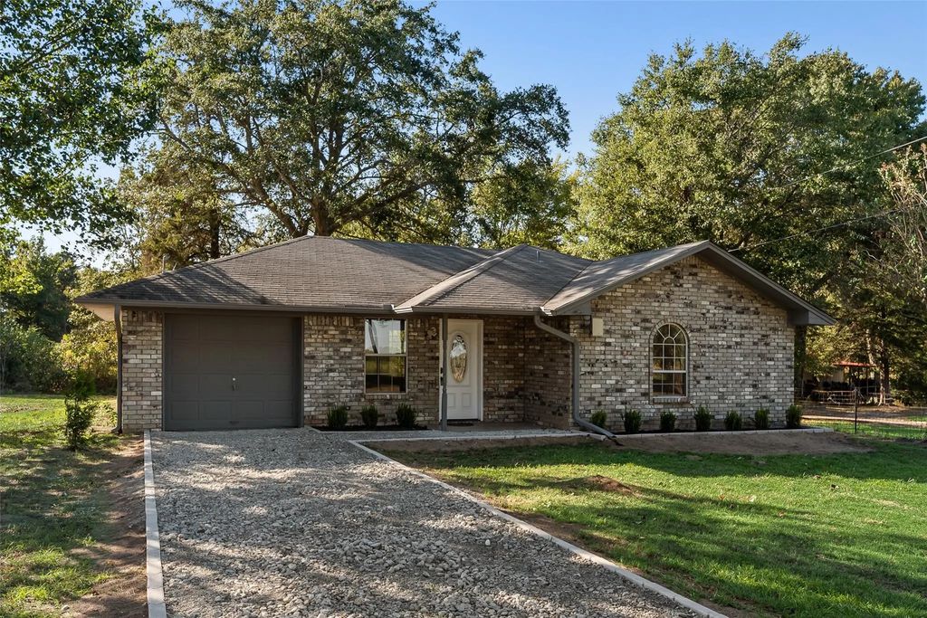 751 County Road 1240, Mount Pleasant