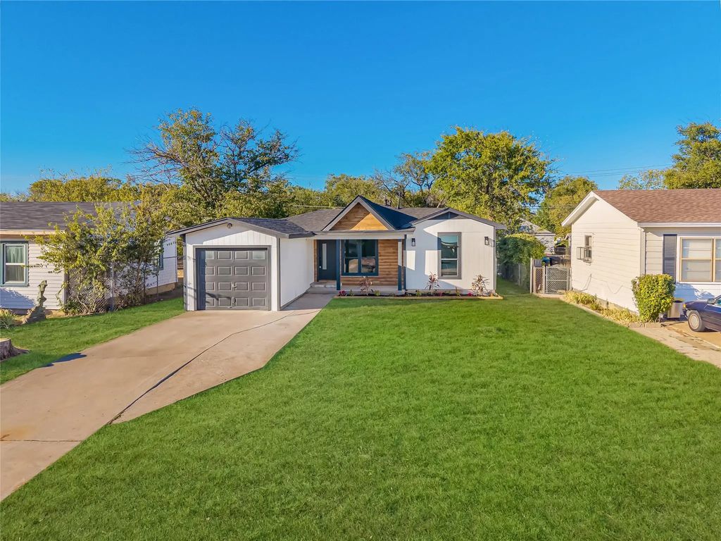 5608 Helmick Avenue, Fort Worth