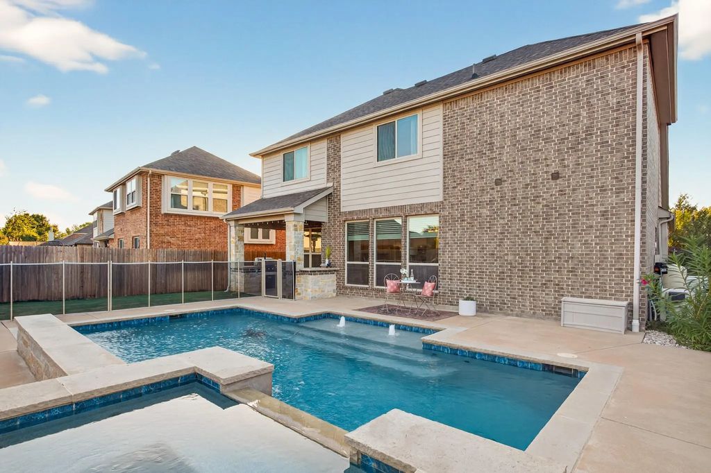9505 Meadowpark Drive, Denton