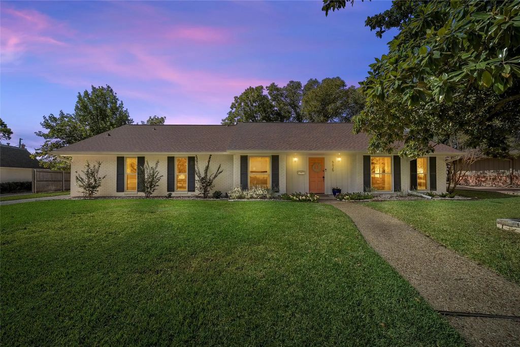 5625 Lake Jackson Street, Waco