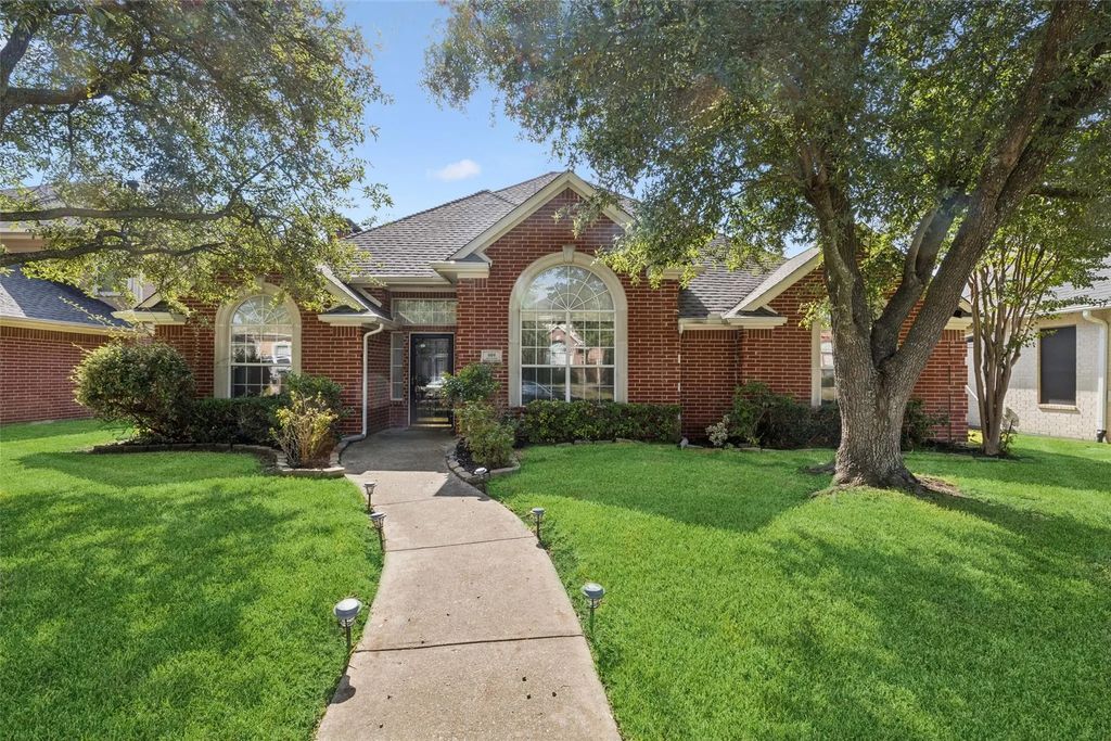 604 Saint George, Richardson