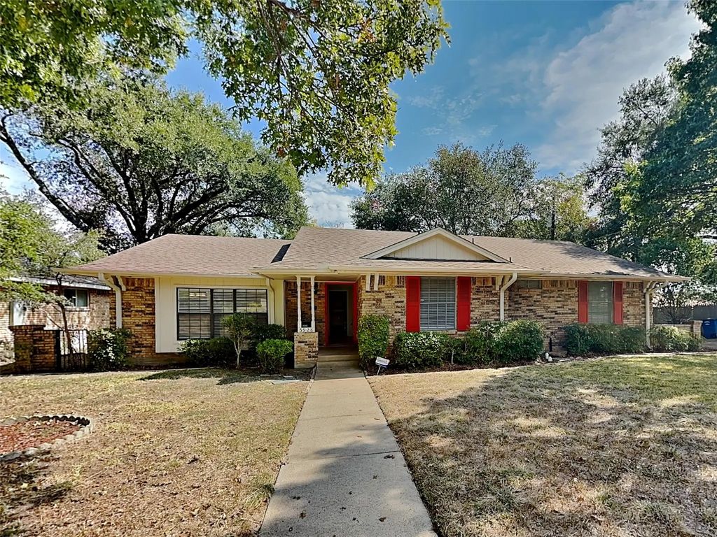 5928 Fox Hill Lane, Dallas