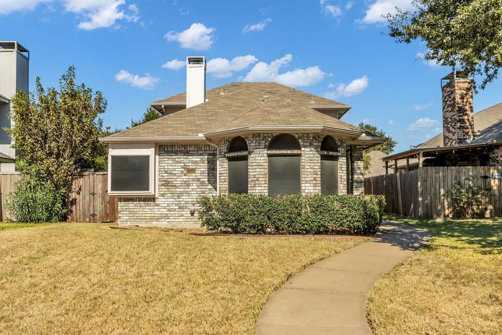 2015 Falcon Ridge Drive B, Carrollton