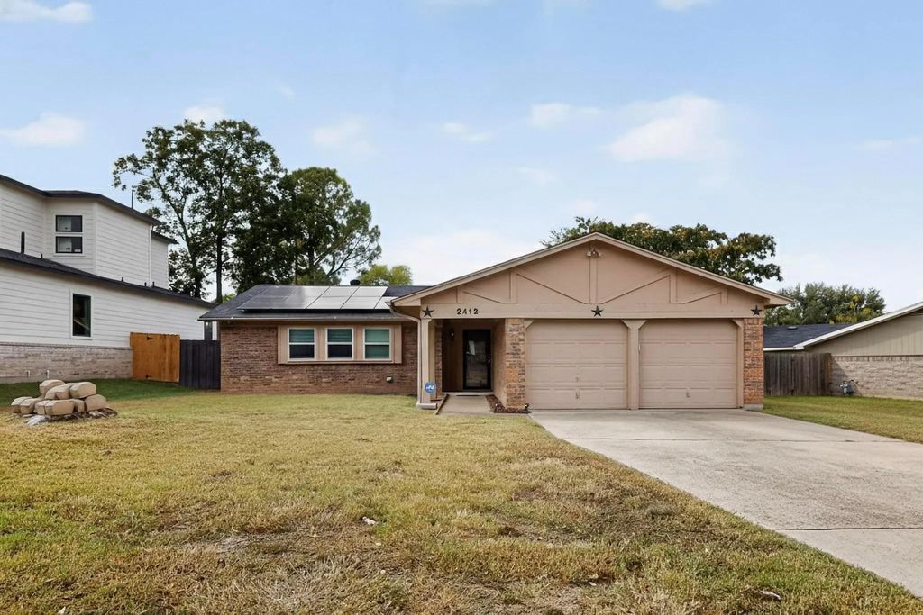 2412 Jewell Drive, Arlington