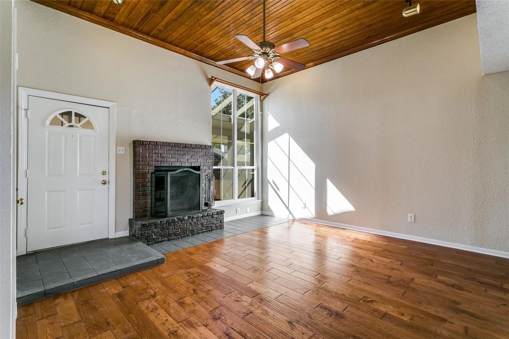 2631 Via Cordova, Carrollton
