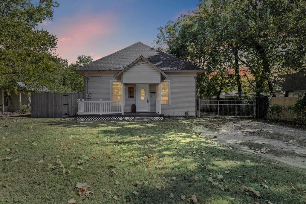 304 Dunn Street, Waxahachie