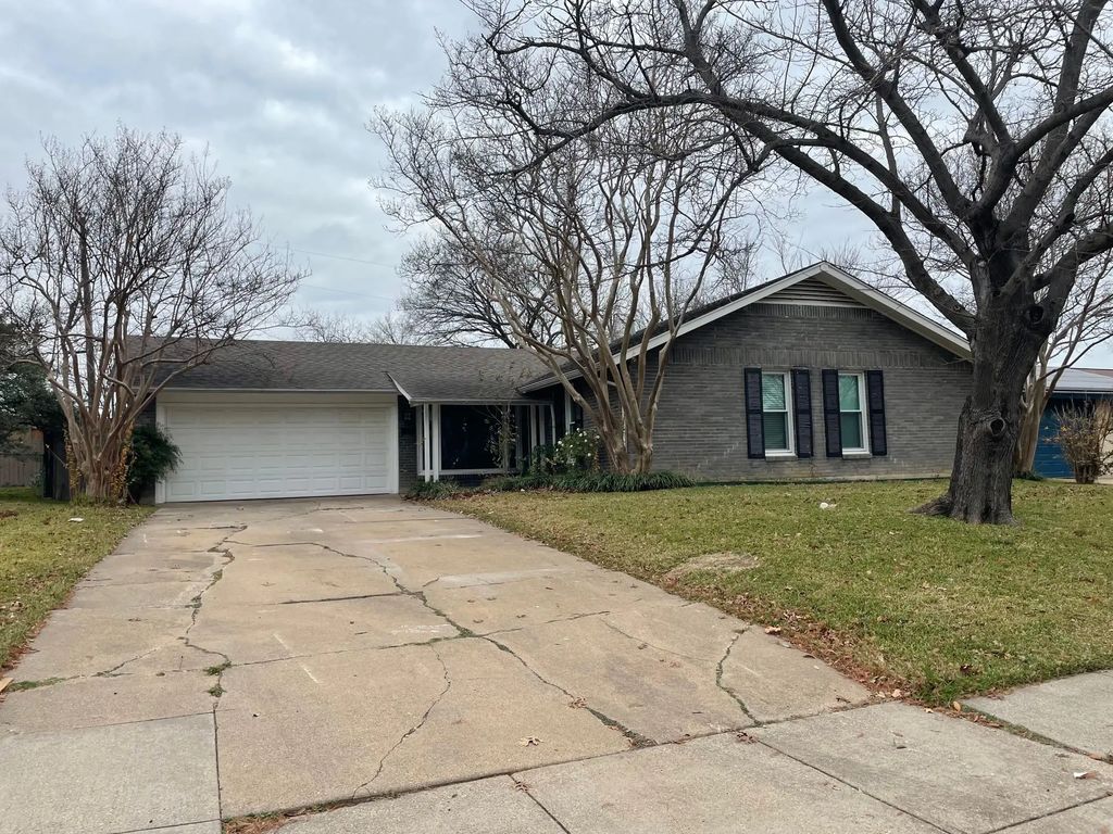 2009 Exeter Drive, Irving