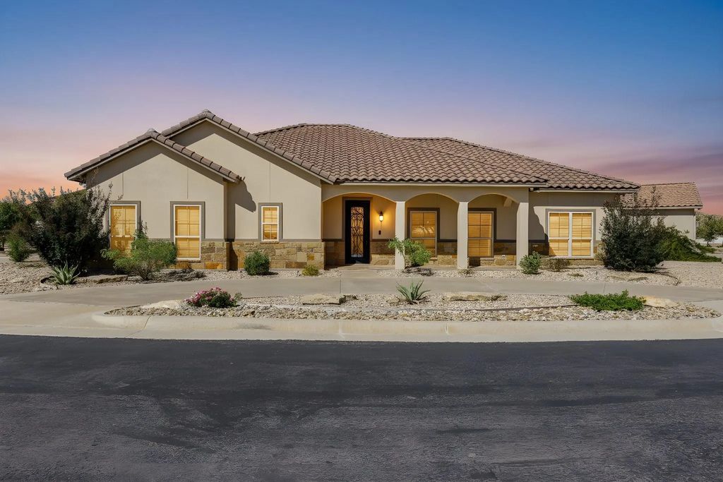 161 Valley View, Glen Rose