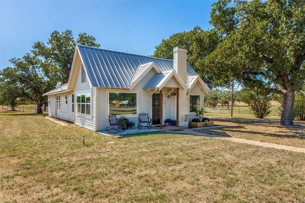 2025 Highway 112, Eastland