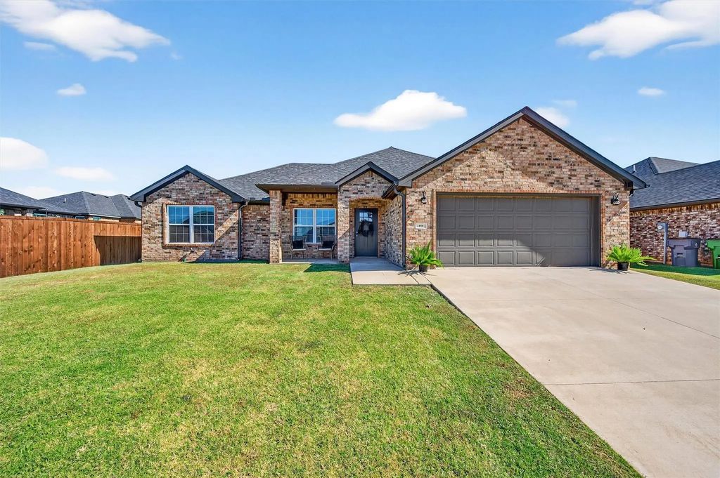 111 Midway Meadows Street, Pottsboro