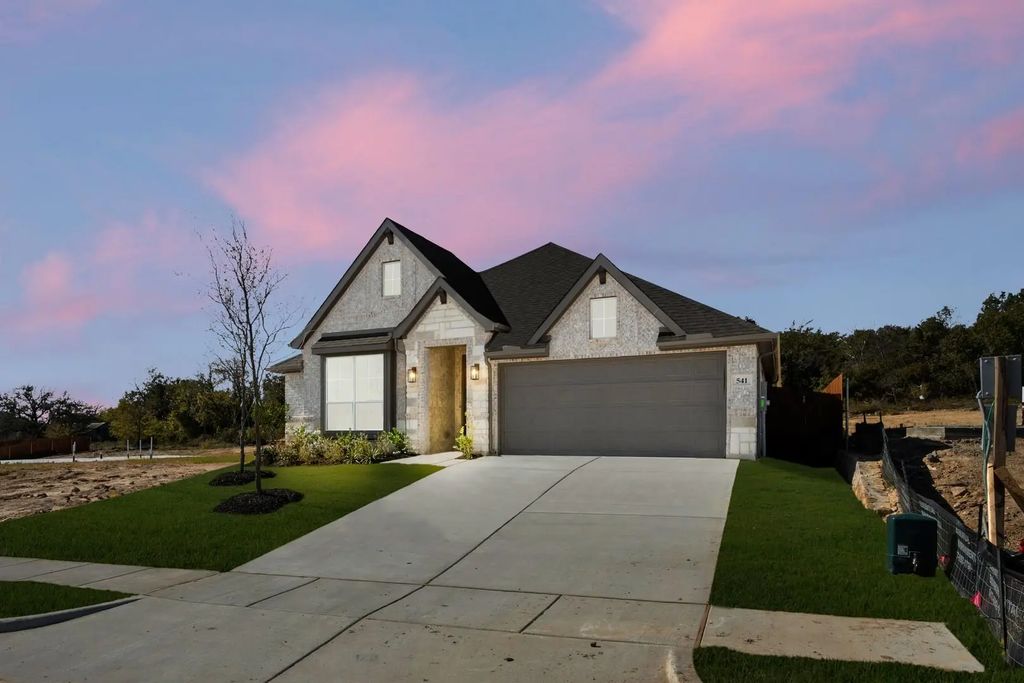 541 Waterford Park Boulevard, Weatherford