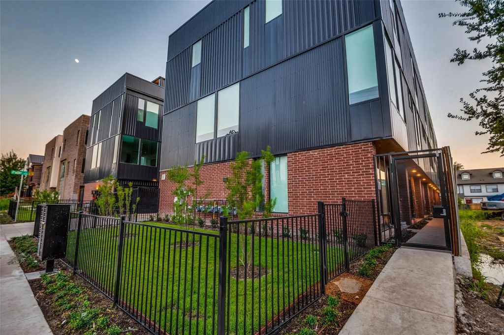 4718 Pacer Court, Dallas