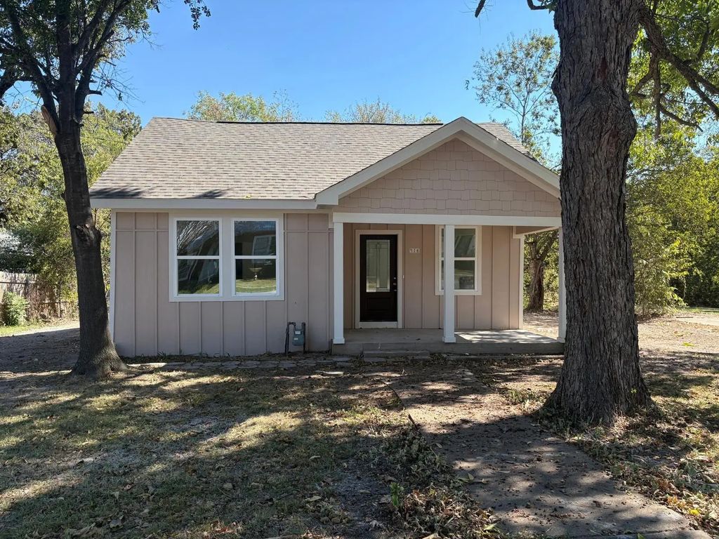 916 N Virginia Street, Terrell
