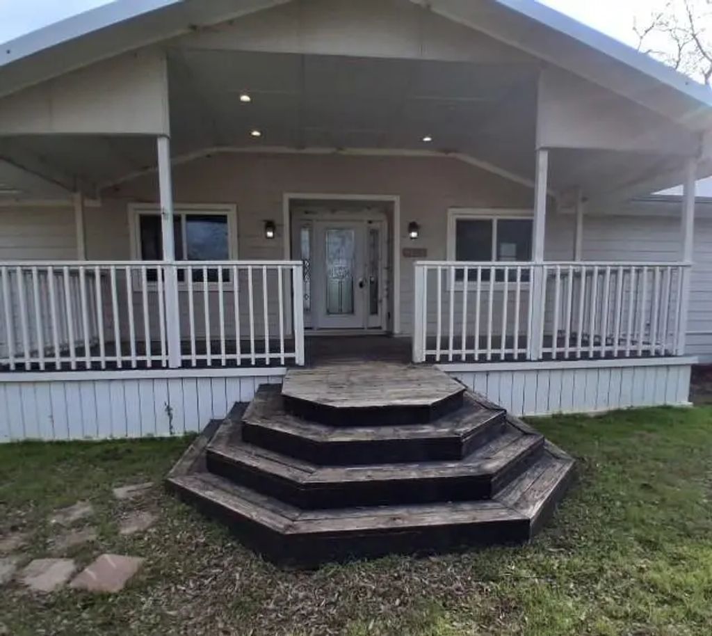 9463 County Road 4900, Wolfe City