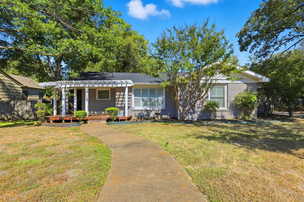 2217 Yucca Avenue, Fort Worth