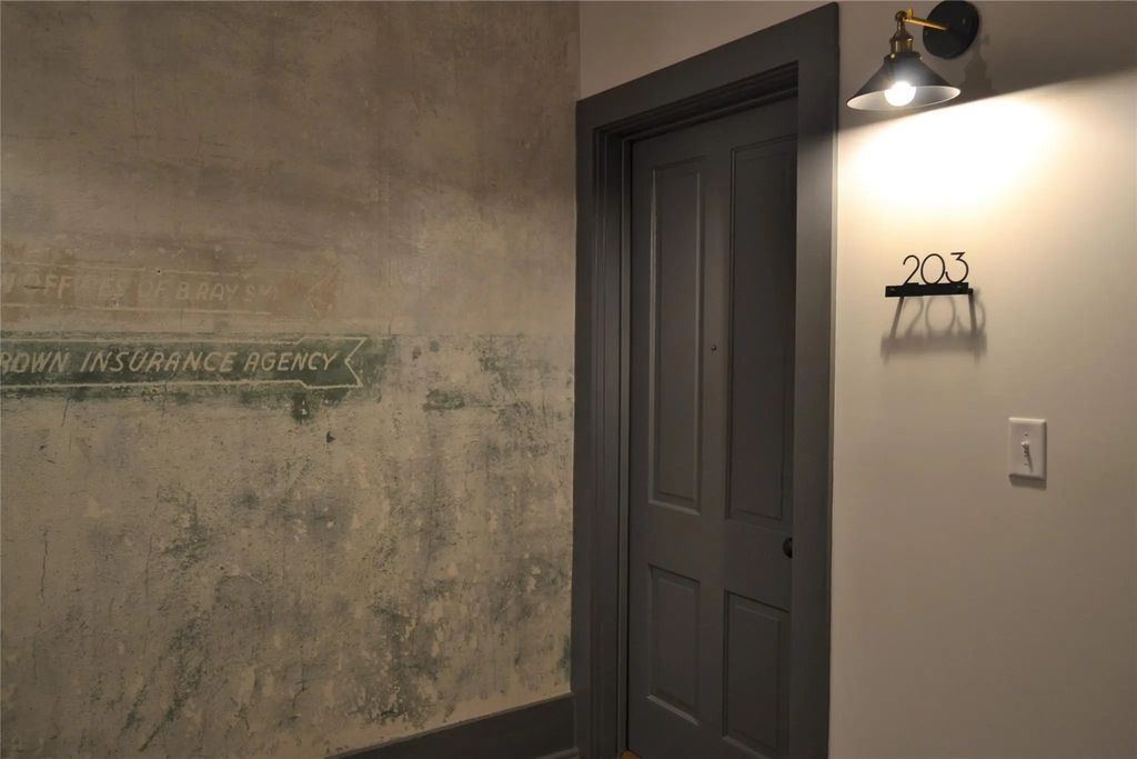 5 W Houston Street 203, Paris