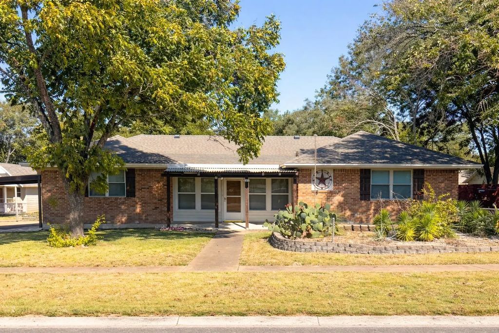 207 W Alabama Avenue, Midlothian