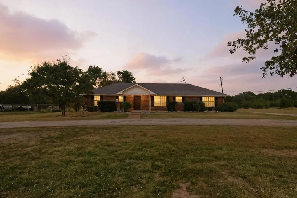 242 Tulum Lane, China Spring