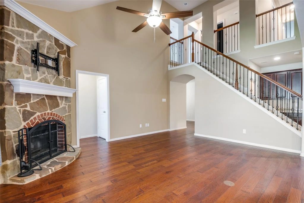 2024 Uvalde Drive, Forney