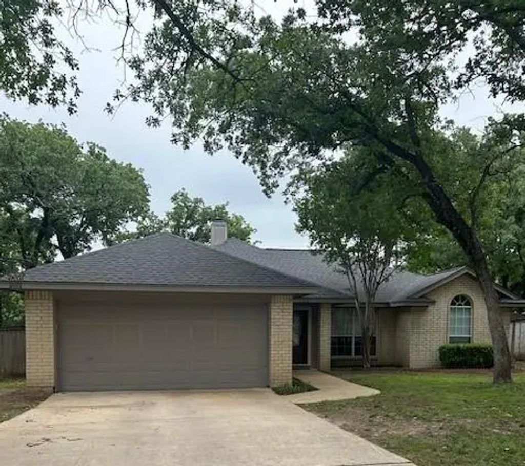 1116 Shadow Ridge Drive, Azle