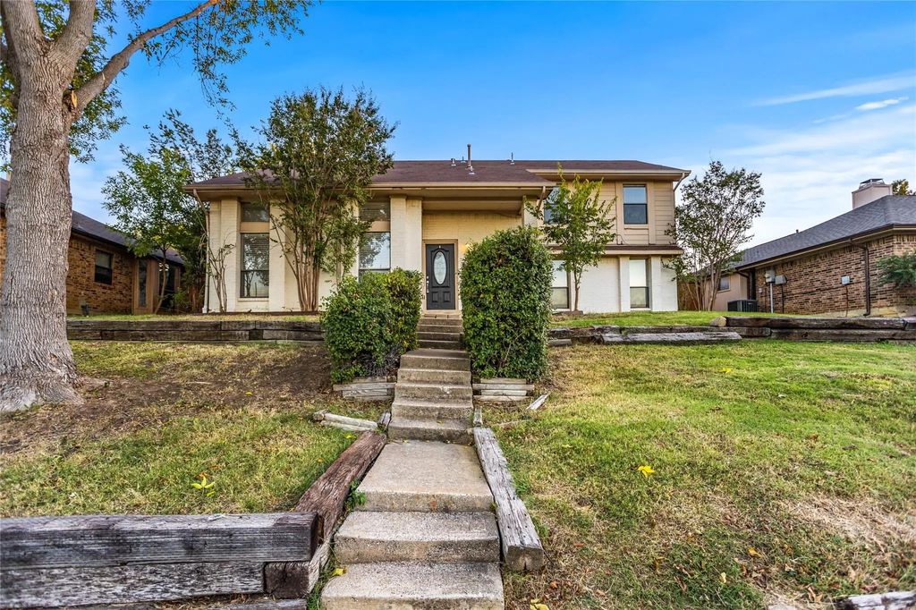 1718 Saint James Drive, Carrollton