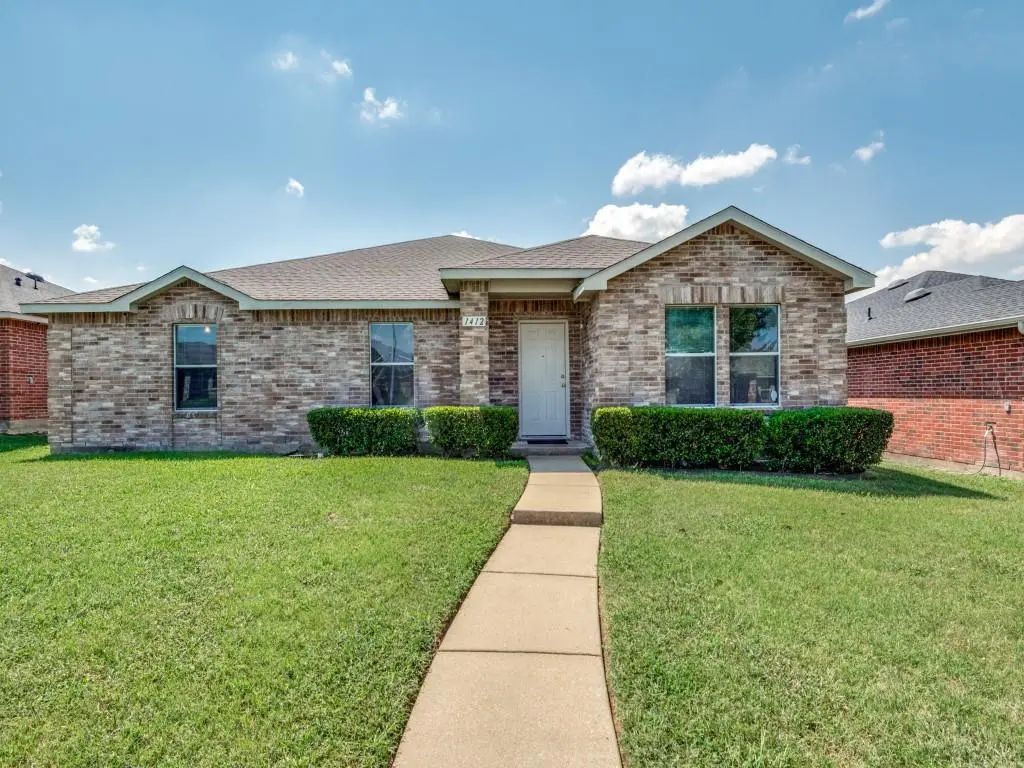 1412 Bumble Bee Drive, Lancaster