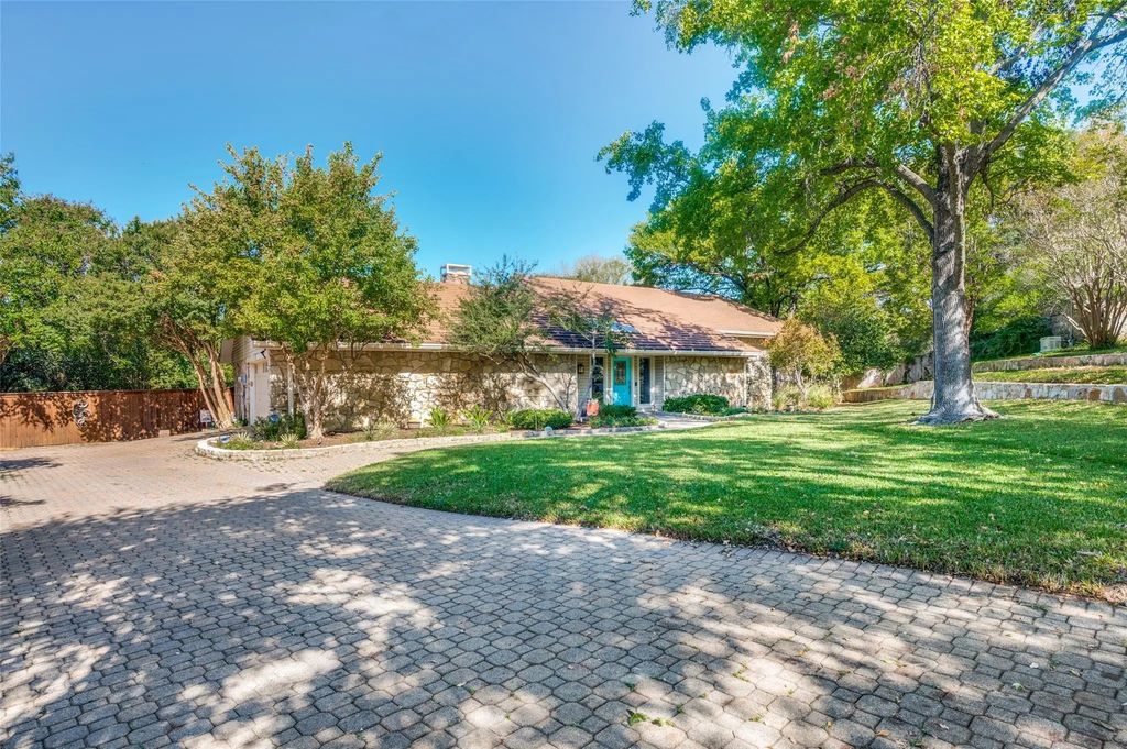 1104 Portofino Court, Arlington