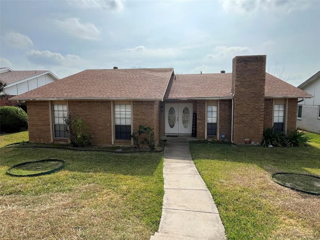 1810 Red Oak Lane, Carrollton
