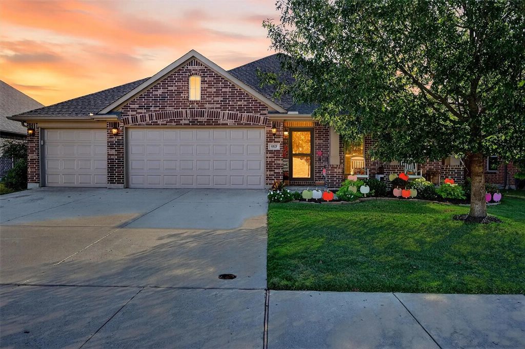 4422 Oak Bluff Drive, Melissa