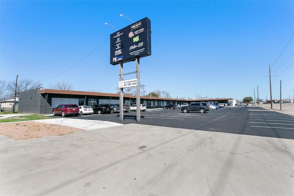 802 S Cherry Lane, White Settlement
