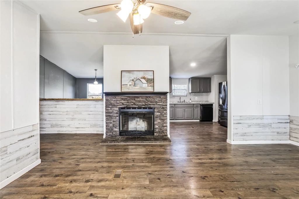 112 Pine Ridge Circle, Southmayd