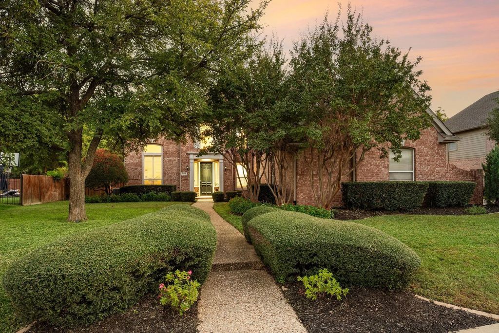 608 Stratford Drive, Southlake