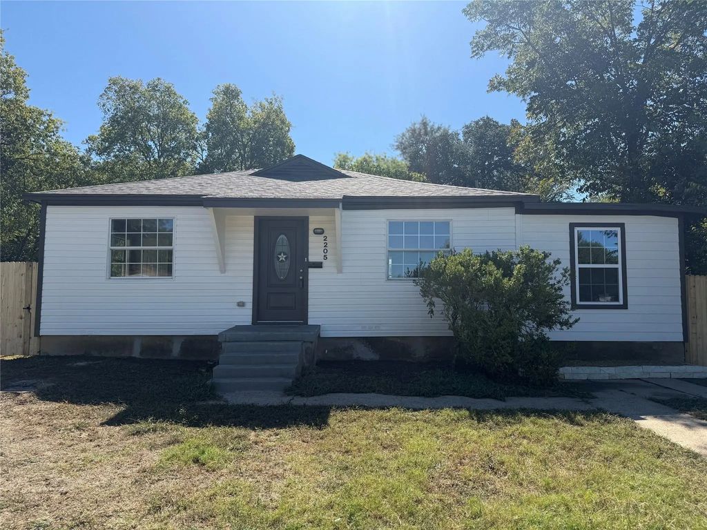 2205 Cottonwood Court, Grand Prairie
