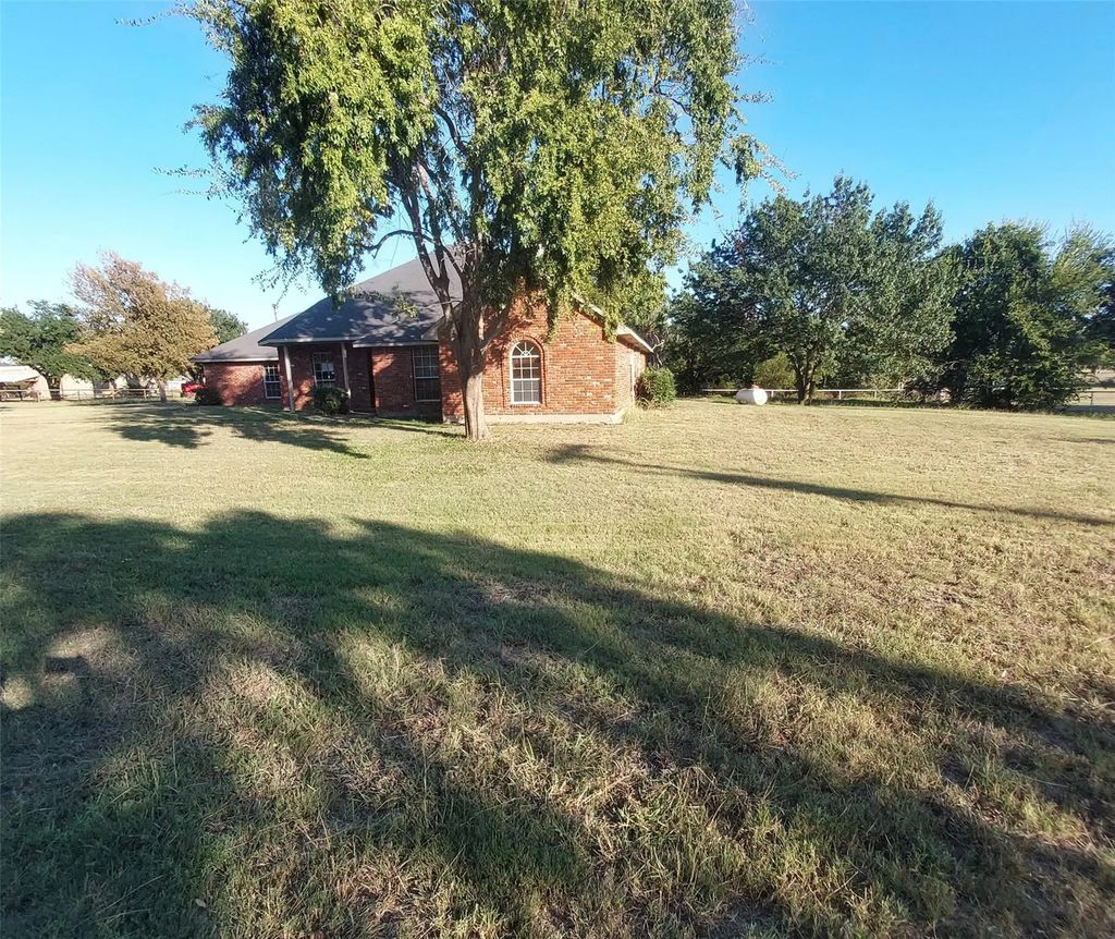 19136 Fm 740, Forney