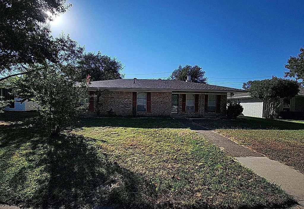 610 Pinebluff Drive, Lewisville
