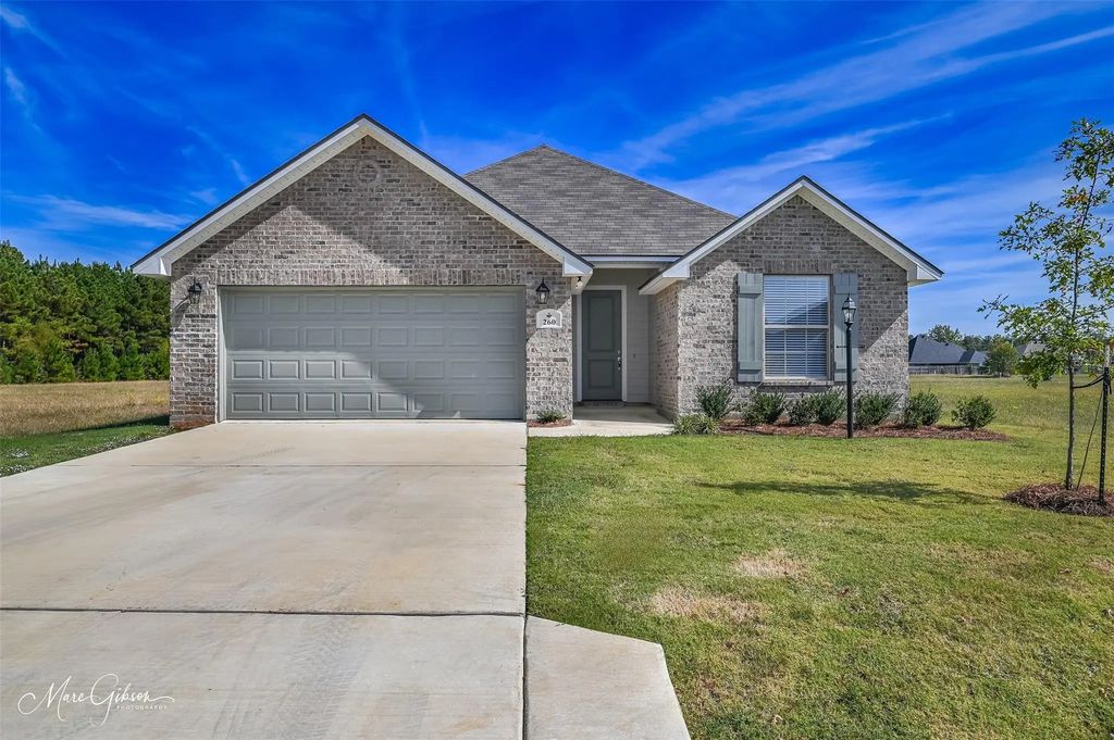 260 Sedgewick Avenue, Haughton