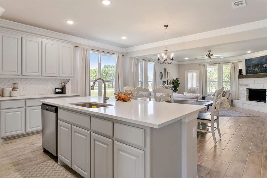 129 Cooper Court, Springtown