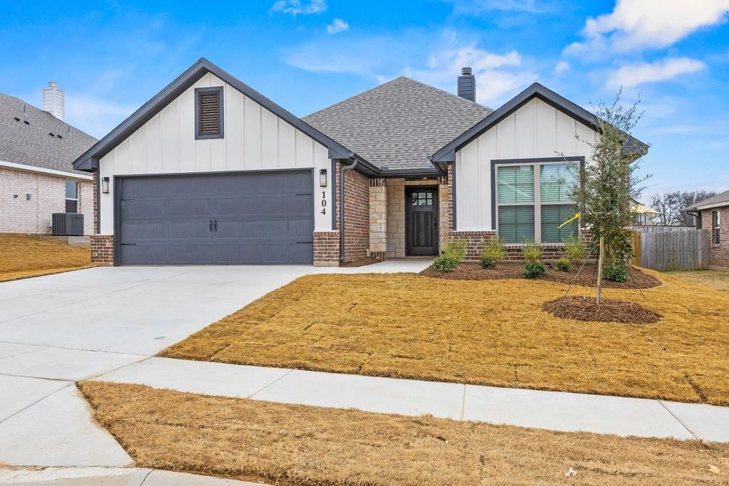 104 Maverick Trail, Valley View