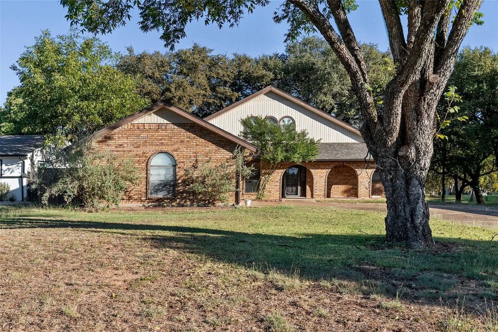 414 Granada Calle Court, Granbury